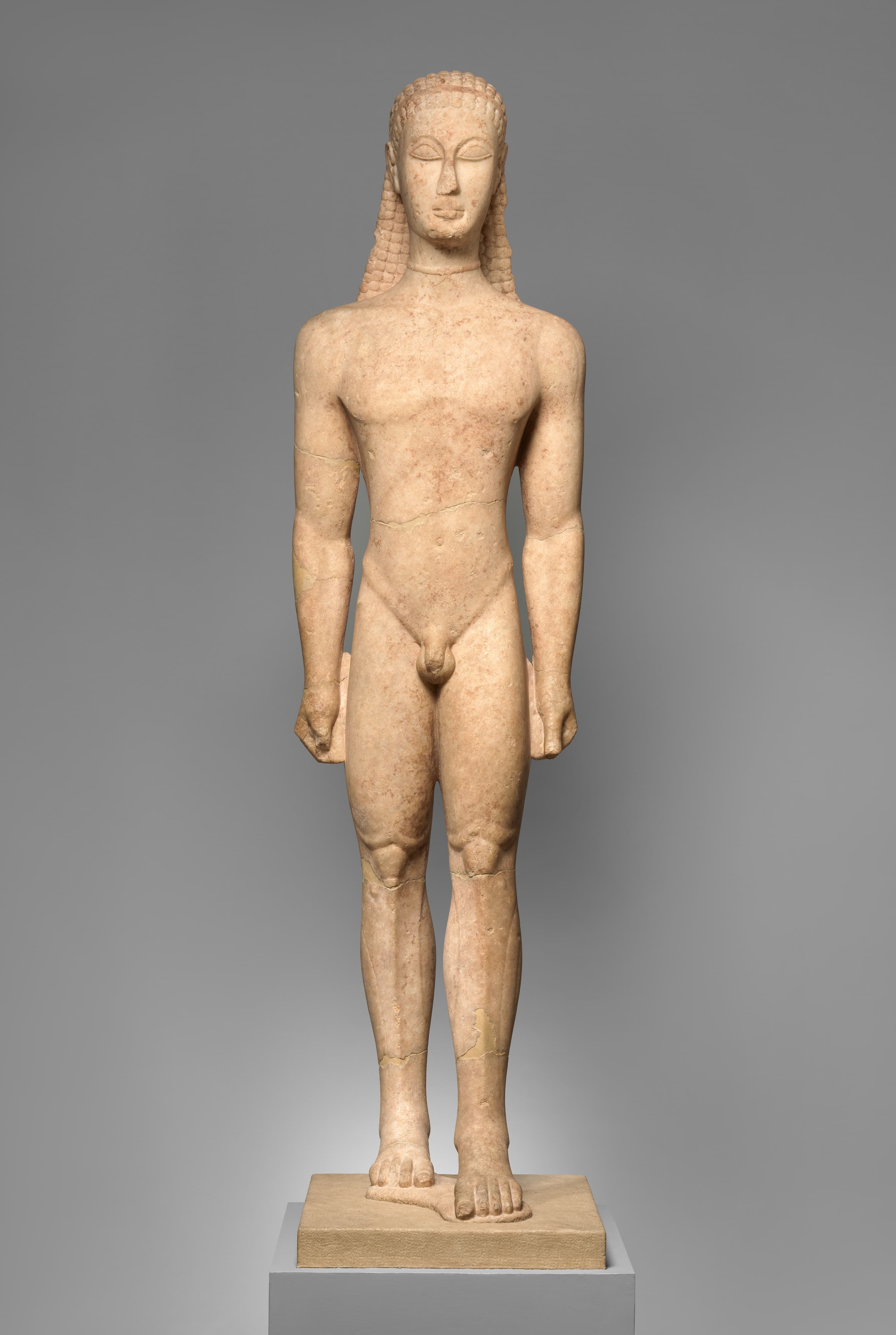 Marble kouros (youth), Attic, ca. 590–580 BCE — comparable Archaic type to the contested Getty kouros
