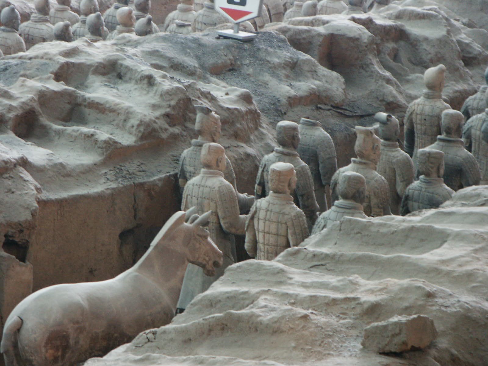 Lintong: Terracotta Army of Qin Shihuang. Complete indexed photo collection at www.WorldHistoryPics.com.