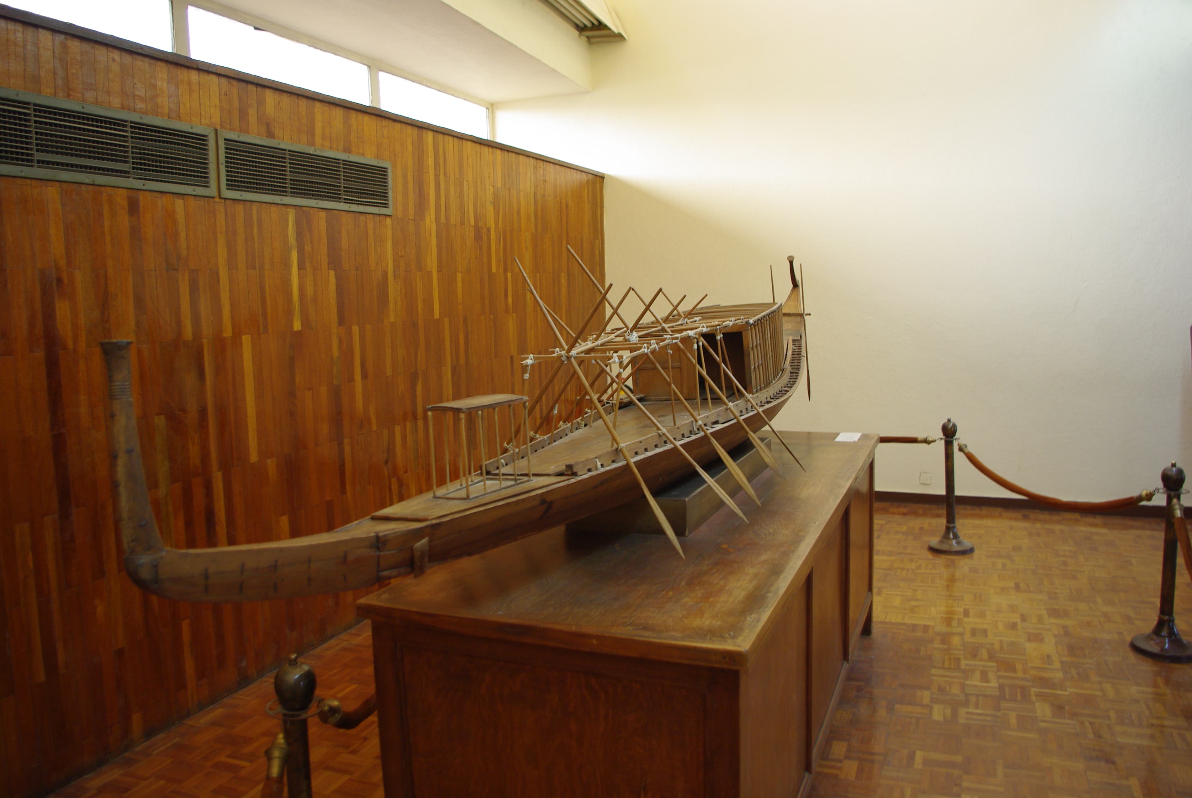 Model of Khufu solar barque / documented boat-pit find (Public Domain) — not ScanPyramids